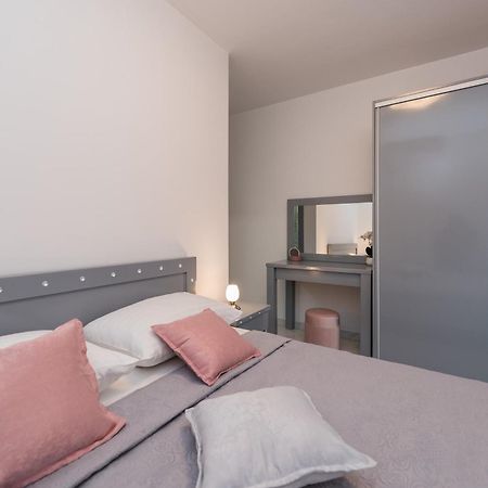 Villa Jana Luxury Apartments Novalja Zimmer foto